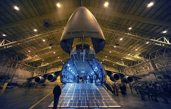 Dépoussiérage industriel : utilité pour les ateliers et les hangars industriels